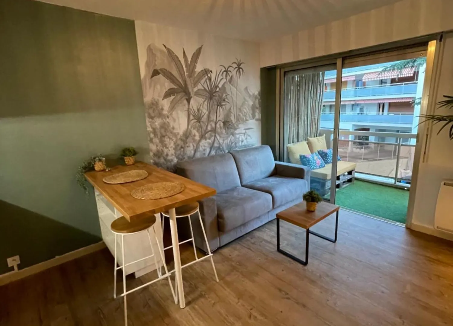 Studio Carre D'Or Juan Les Pins Antibes 0*,  France